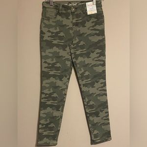 Cat & Jack girls size 14 camouflage jeggings.